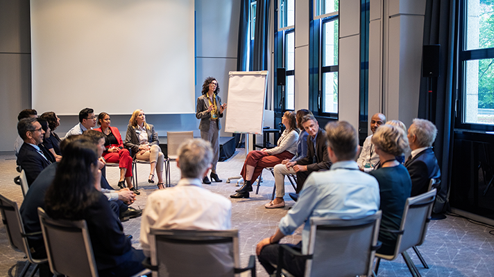 人力资源公司G22恒峰集团国际认为中国制造业企业出海应从人才培养与人才开展双驱动模型管理国际化人才